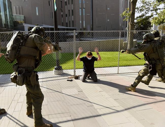 TV guard's lawyer: Evidence of self-defence in shooting | iNFOnews.ca