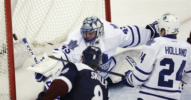Bozak nets hat trick in 3rd period, Komarov has 2 goals as Maple Leafs beat Avalanche 7-4 | iNFOnews.ca CP35772177