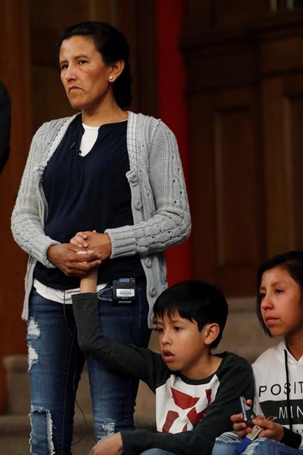 Immigrant takes refuge in Denver church to avoid deportation | iNFOnews.ca