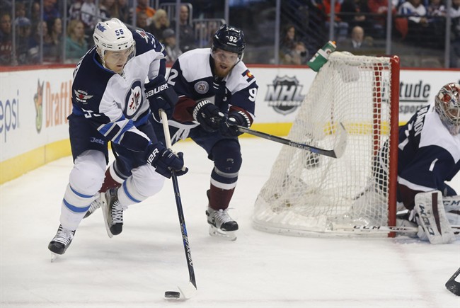 Stafford scores 2 goals, Jets beat Avalanche 4-2 | iNFOnews.ca CP36299416