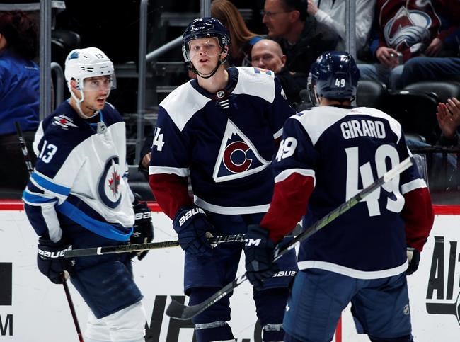 MacKinnon, Calvert score 11 seconds apart; Avs beat Jets 7-1 | iNFOnews.ca