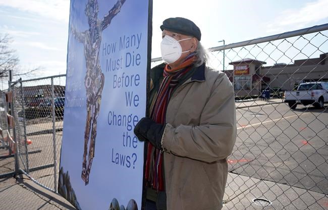 Blocked Boulder assault-weapons ban renews gun law questions | iNFOnews.ca