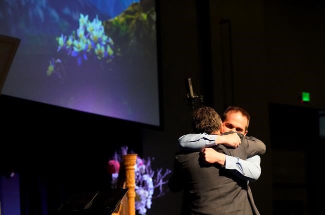 Columbine focuses on healing as questions loom after manhunt | iNFOnews.ca Columbine focuses on healing as questions loom after manhunt | iNFOnews.ca