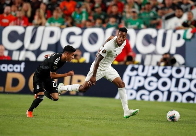 Guardado scores 2 as Mexico beats Canada 3-1 | iNFOnews.ca