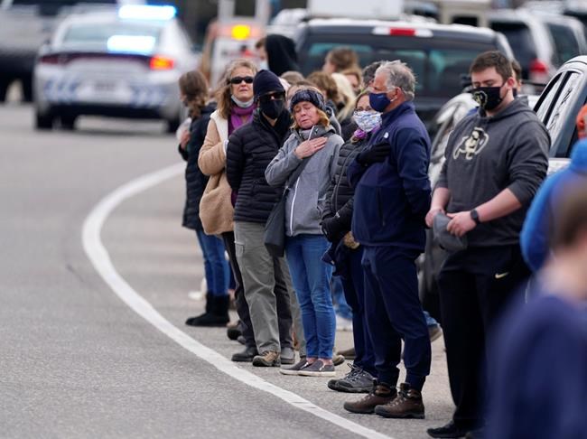 Grocery store worker narrowly escaped gunman's notice | iNFOnews.ca