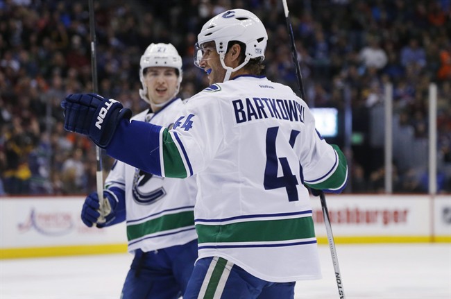 Horvat's 2 points lead Canucks past Avalanche 3-1 | iNFOnews.ca CP36331840