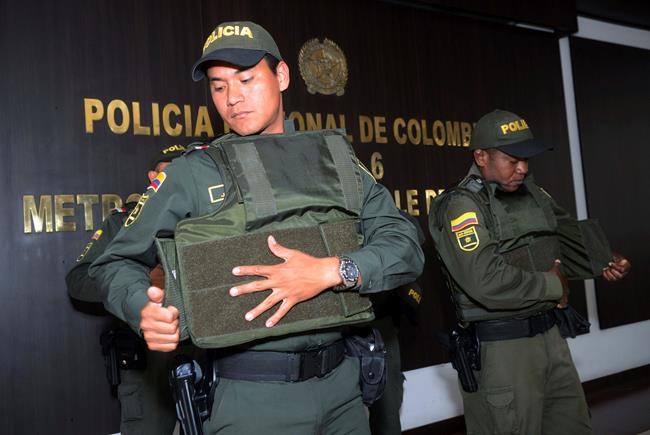 Drug gangs take aim at police officers amid coca crackdown | iNFOnews.ca