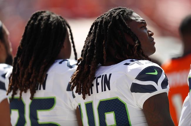 Only a handful take action during anthem on NFL's 1st Sunday | iNFOnews.ca Only a handful take action during anthem on NFL's 1st Sunday | iNFOnews.ca