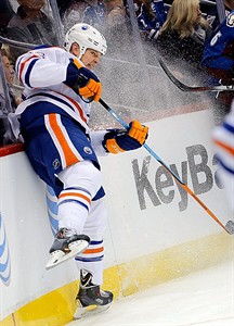 Varlamov has 27 saves, Tanguay and Duchene score in shootout as Avalanche beats Oilers 2-1 | iNFOnews.ca