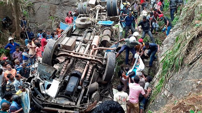 Bus crash in central Sri Lanka kills 14 people, injures 31 | iNFOnews.ca Bus crash in central Sri Lanka kills 14 people, injures 31 | iNFOnews.ca