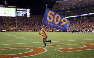 Peyton Manning breaks Brett Favre's NFL record with his 509th TD pass | iNFOnews.ca CP30349227