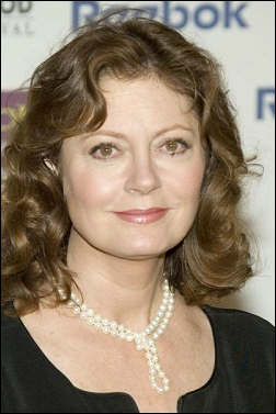 Susan Sarandon, Michael Moore offer lukewarm endorsement of Obama | iNFOnews.ca