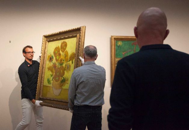 Sunflowers, Irises, other Van Gogh masterpieces moved as Dutch museum closes for renovations | iNFOnews.ca CP20221450