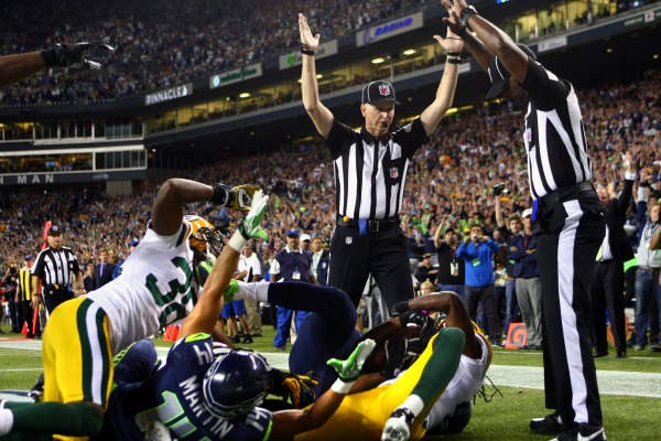 Obama: Disputed Seahawks win means NFL needs regular refs back | iNFOnews.ca CP20236182