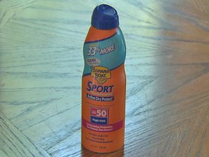 Banana Boat maker recalls sunscreen brands after handful of reports of users catching on fire | iNFOnews.ca CP20490188