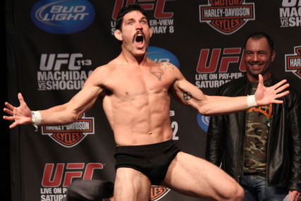 UFC's (Filthy) Tom Lawlor dons adult diaper for sumo spoof ahead of UFC 154 | iNFOnews.ca CP20799638