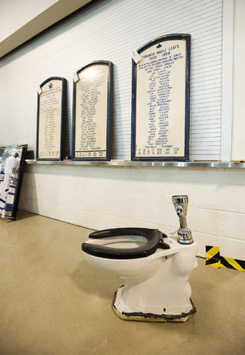 Leafs fan spends $5,300 to buy favourite team's dressing room toilet at auction | iNFOnews.ca Leafs fan spends $5,300 to buy favourite team's dressing room toilet at auction | iNFOnews.ca