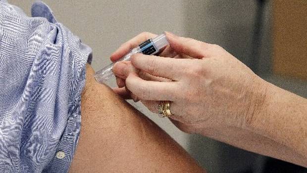 B.C. government suspends mandatory flu shots for health workers for one year | iNFOnews.ca CP21067862