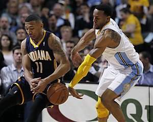NBA Roundup: Iguodala leads Denver Nuggets over Indianapolis Pacers 102-101 | iNFOnews.ca CP21786752