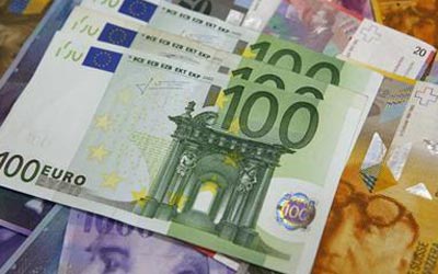 Canadian dollar higher amid rising eurozone concerns, falling commodities | iNFOnews.ca CP21875720