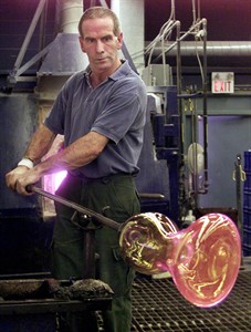 Canada's only mouth-blown, hand-cut crystal maker hopes for saviour | iNFOnews.ca Canada's only mouth-blown, hand-cut crystal maker hopes for saviour | iNFOnews.ca