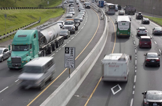 Putting a price on gridlock needed to complement better roads and transit: study | iNFOnews.ca CP35163740