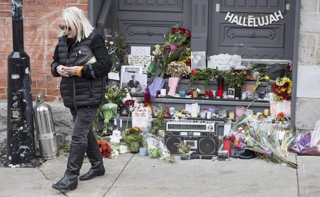 Leonard Cohen's son Adam thanks public for support following singer's death | iNFOnews.ca