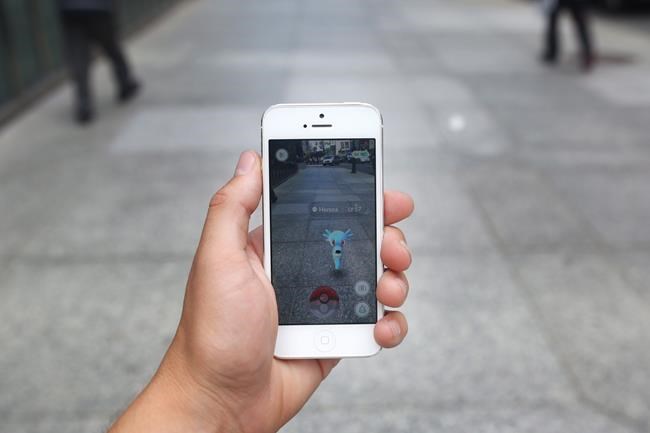 Force service providers to live up to wireless code, consumer groups argue | iNFOnews.ca