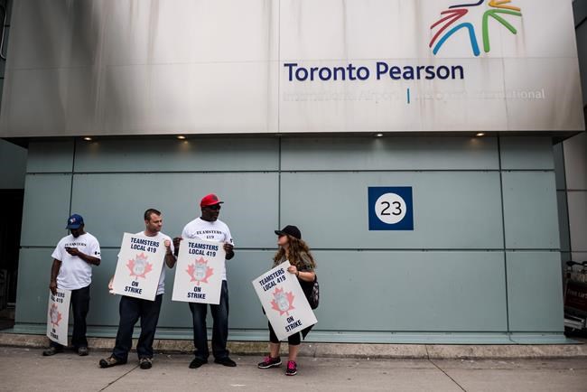 Pearson ground crew claim strike caused significant baggage delays in evening | iNFOnews.ca CP1165117941