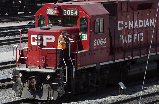 Unifor members ratify 4-year contract for 1,200 Canadian Pacific Railway employees | iNFOnews.ca