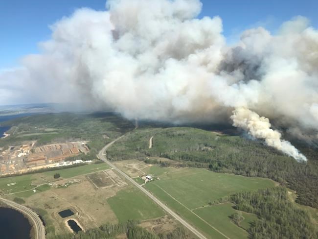 State of emergency declared, evacuations ordered amid central B.C. wildfire | iNFOnews.ca CP2019649226