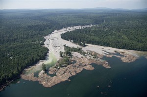 Company's offices searched as part of investigation into B.C. mine disaster | iNFOnews.ca CP31757162