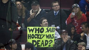 Football, flicks filled hockey void for many fans | iNFOnews.ca CP21490920