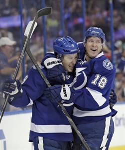 Lightning teammates, MacKinnon named finalists for Calder Trophy as top rookie | iNFOnews.ca
