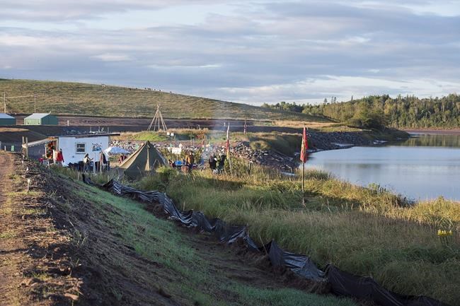 Mi'kmaq protesters move away from construction site entrance for gas project | iNFOnews.ca