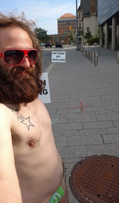 Ontario man protests in underwear outside court over seizure of pot, bong | iNFOnews.ca