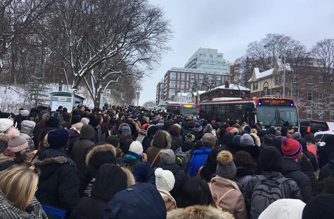 Commuters forced to walk through smoky tunnel after fire shuts down Toronto subway | iNFOnews.ca Commuters forced to walk through smoky tunnel after fire shuts down Toronto subway | iNFOnews.ca