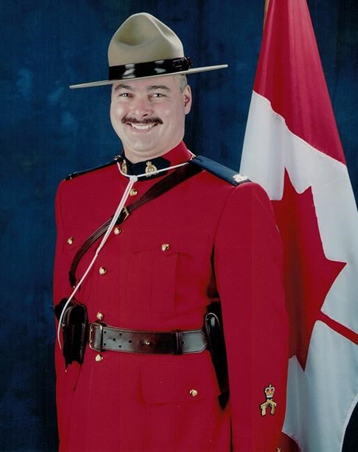 RCMP: Mountie who died in Winnipeg crash was father of three and hockey volunteer | iNFOnews.ca RCMP: Mountie who died in Winnipeg crash was father of three and hockey volunteer | iNFOnews.ca