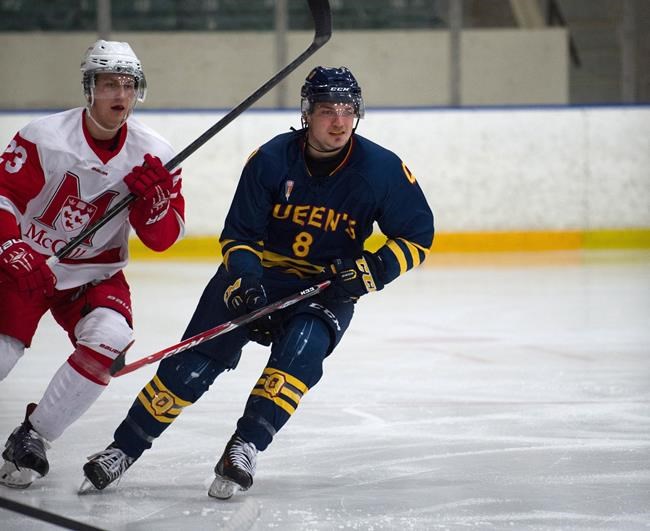 Surprise visit from Tragically Hip motivates Queen's ahead of University Cup | iNFOnews.ca
