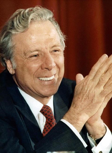 Former real estate millionaire Robert Campeau dies at 93 | iNFOnews.ca