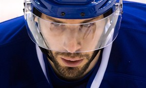 Vancouver GM says Kesler will stay put if the right deal doesn't come around | iNFOnews.ca CP28921457