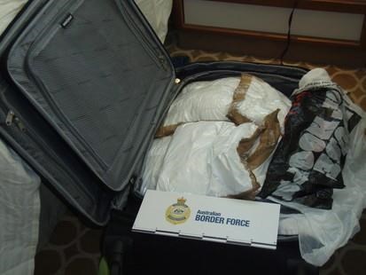 3 Canadian cruise ship passengers charged in Sydney in $23 million cocaine case | iNFOnews.ca