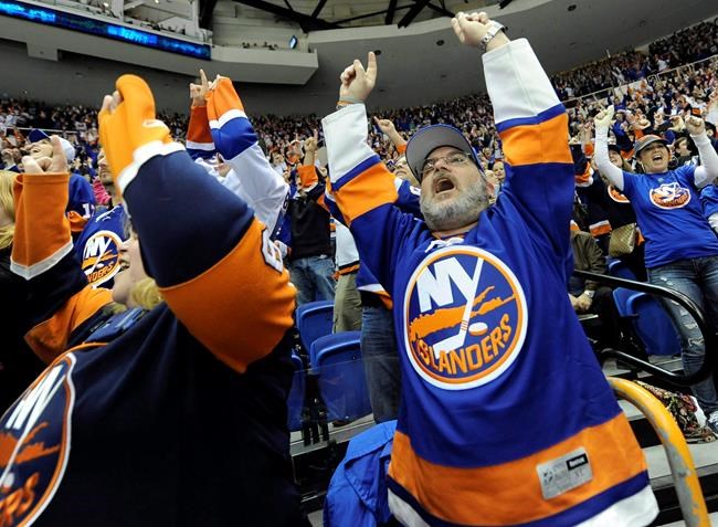 Wave goodbye? Longtime stadium cheer is loved by many, loathed by others | iNFOnews.ca CP958828425