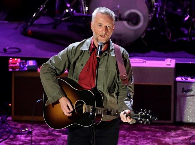 Billy Bragg explores British skiffle craze in 'Roots, Radicals and Rockers' | iNFOnews.ca