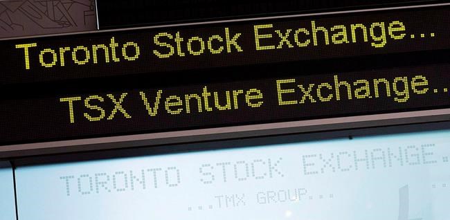 TSX ends down week higher even as oil post sixth straight week of falling prices | iNFOnews.ca CP2050527391