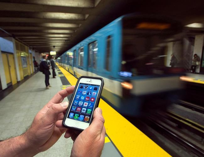 Pepper spray used in fight triggers rush-hour shutdown of Montreal metro | iNFOnews.ca