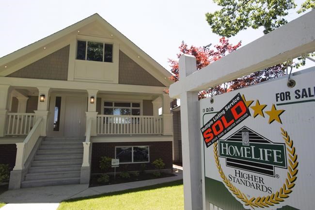 Luxury home market slips in Vancouver, but picks up in Toronto, Sotheby's says | iNFOnews.ca Luxury home market slips in Vancouver, but picks up in Toronto, Sotheby's says | iNFOnews.ca
