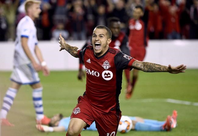 Despite odd soccer shape, Yankee Stadium a perfect fit for Sebastian Giovinco | iNFOnews.ca Despite odd soccer shape, Yankee Stadium a perfect fit for Sebastian Giovinco | iNFOnews.ca