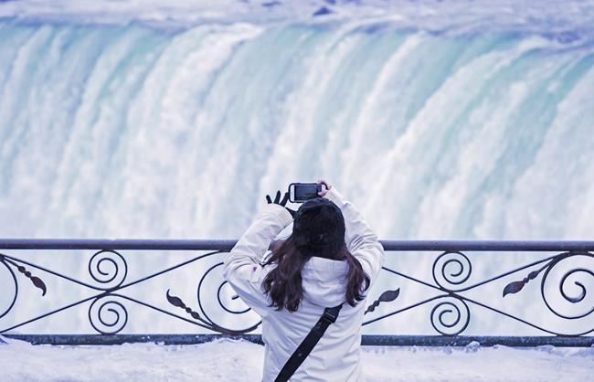 Niagara Falls a winter wonderland that draws tourists during frigid weather | iNFOnews.ca Niagara Falls a winter wonderland that draws tourists during frigid weather | iNFOnews.ca