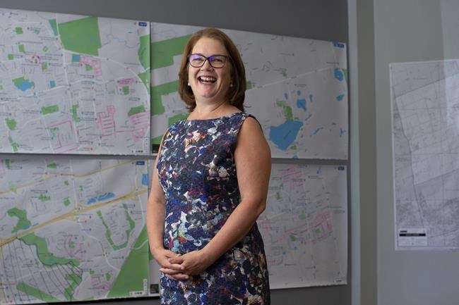 Jane Philpott appointed dean of Queen's University faculty of health sciences | iNFOnews.ca CP375721465